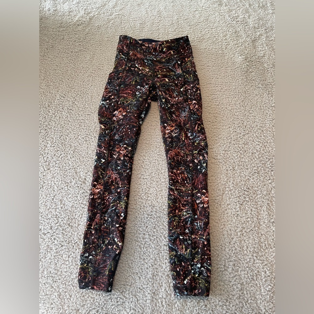 Lululemon Women's Size 2 Invigorate High-Rise Tight 25" Foliage Overlay Multi